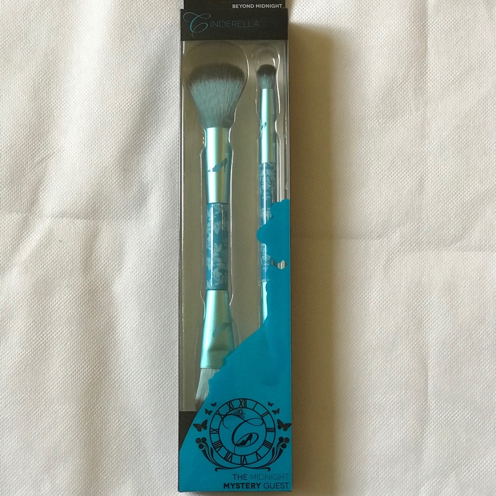 Soho 2 piece Disney make up brushes